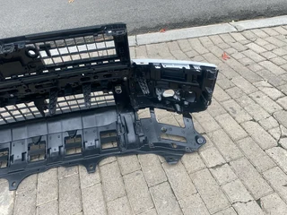 2025 TOYOTA LAND CRUISER PRADO VX-R FRONT BUMPER FOR SALE. IN EXCELLENT CONDITION