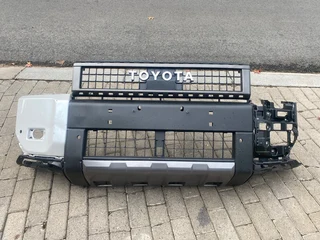 2025 TOYOTA LAND CRUISER PRADO VX-R FRONT BUMPER FOR SALE. IN EXCELLENT CONDITION
