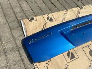 2018 HYUNDAI TUCSON TAILGATE ARCH MOULDING FOR SALE. IN EXCELLENT CONDITION