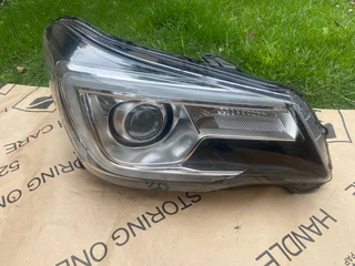 2017 Subaru Forester Led Headlight Right Side For Sale. In Pristine Condition
