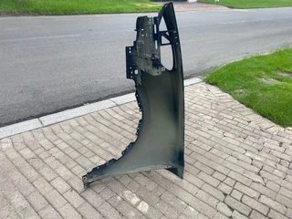 2016 PORSCHE CAYENNE RIGHT FRONT FENDER FOR SALE. IN PRISTINE CONDITION