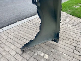 2016 PORSCHE CAYENNE RIGHT FRONT FENDER FOR SALE. IN PRISTINE CONDITION