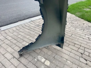 2016 PORSCHE CAYENNE RIGHT FRONT FENDER FOR SALE. IN PRISTINE CONDITION