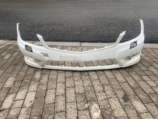 2013 MERCEDES BENZ C-CLASS W204 AMG FRONT BUMPER FOR SALE. IN EXCELLENT CONDITION
