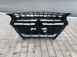 2024 SUZUKI DZIRE FRONT BUMPER RADIATOR GRILLE FOR SALE. IN PRISTINE CONDITION