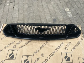 2019 Ford Mustang Radiator Grille For Sale. In Excellent Condition