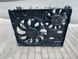2020 RANGE ROVER SPORT L494 3.0 DIESEL RADIATOR FAN FOR SALE. IN PRISTINE CONDITION