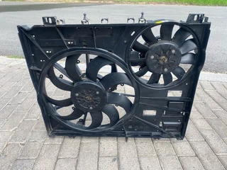 2020 RANGE ROVER SPORT L494 3.0 DIESEL RADIATOR FAN FOR SALE. IN PRISTINE CONDITION