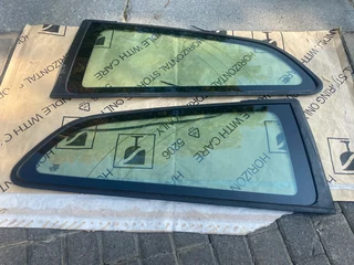 2013 VOLVO C30 REAR QUARTER GLASSES FOR SALE. IN PRISTINE CONDITION