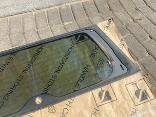 2013 SUZUKI VITARA REAR WINDSCREEN FOR SALE. IN PRISTINE CONDITION