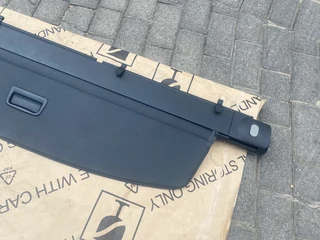 2017 VW TOUAREG PARCEL SHELF FOR SALE. IN PRISTINE CONDITION