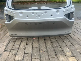 2024 NISSAN MAGNITE TAILGATE SHELL FOR SALE. IN PRISTINE CONDITION