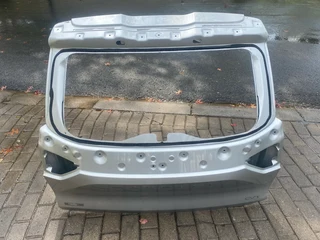2024 NISSAN MAGNITE TAILGATE SHELL FOR SALE. IN PRISTINE CONDITION