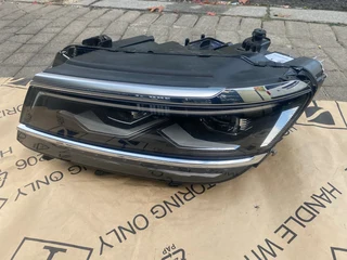 2020 Vw Tiguan R-line Full Led Headlight Left Side For Sale. In Pristine Condition