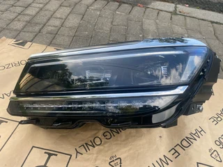 2020 VW TIGUAN R-LINE FULL LED HEADLIGHT LEFT SIDE FOR SALE. IN PRISTINE CONDITION