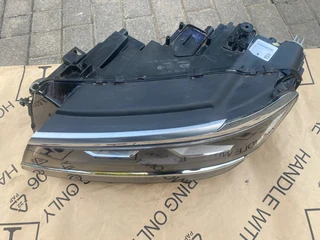 2020 VW TIGUAN R-LINE FULL LED HEADLIGHT LEFT SIDE FOR SALE. IN PRISTINE CONDITION