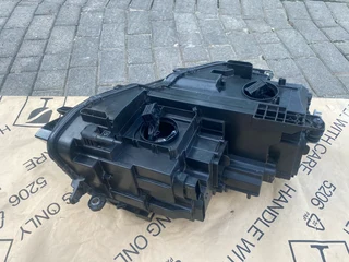 2020 VW TIGUAN R-LINE FULL LED HEADLIGHT LEFT SIDE FOR SALE. IN PRISTINE CONDITION