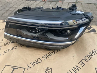 2020 VW TIGUAN R-LINE FULL LED HEADLIGHT LEFT SIDE FOR SALE. IN PRISTINE CONDITION