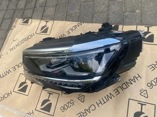 2020 VW TIGUAN R-LINE FULL LED HEADLIGHT LEFT SIDE FOR SALE. IN PRISTINE CONDITION