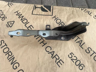 2024 GWM P-SERIES BONNET HINGE RIGHT SIDE FOR SALE. IN PRISTINE CONDITION