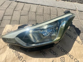 2019 HYUNDAI I20 HEADLIGHT LEFT SIDE FOR SALE. IN PRISTINE CONDITION