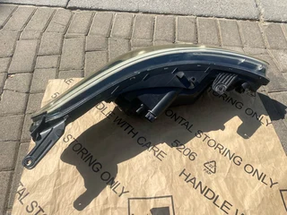 2019 HYUNDAI I20 HEADLIGHT LEFT SIDE FOR SALE. IN PRISTINE CONDITION