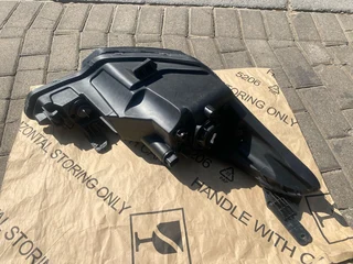 2019 HYUNDAI I20 HEADLIGHT LEFT SIDE FOR SALE. IN PRISTINE CONDITION