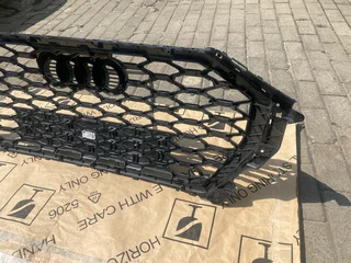 2024 AUDI Q3 RADIATOR GRILLE FOR SALE. IN PRISTINE CONDITION