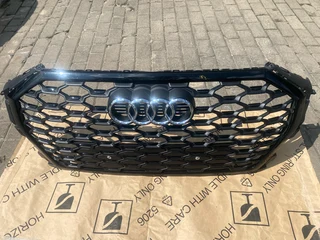 2024 AUDI Q3 RADIATOR GRILLE FOR SALE. IN PRISTINE CONDITION