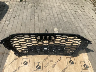 2024 AUDI Q3 RADIATOR GRILLE FOR SALE. IN PRISTINE CONDITION