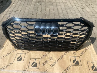 2024 AUDI Q3 RADIATOR GRILLE FOR SALE. IN PRISTINE CONDITION