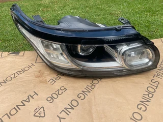 2017 Range Rover Sport L494 Xenon Headlight Right Side For Sale. In Excellent Condition