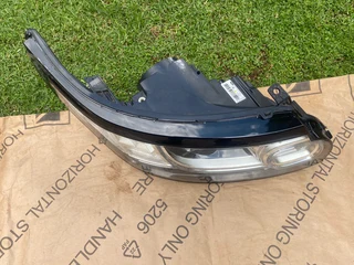 2017 RANGE ROVER SPORT L494 XENON HEADLIGHT RIGHT SIDE FOR SALE. IN EXCELLENT CONDITION