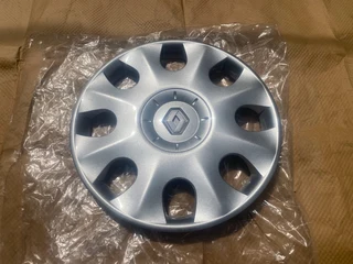 RENAULT CLIO 3 WHEEL CAP FOR SALE. BRAND NEW