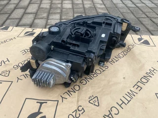 2022 VW T-CROSS R-LINE XENON HEADLIGHT RIGHT SIDE FOR SALE. IN PRISTINE CONDITION