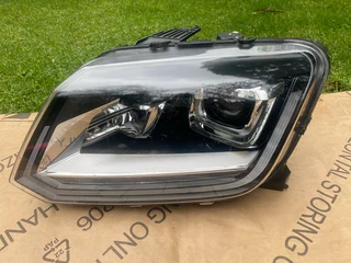2021 VW AMAROK XENON HEADLIGHT LEFT SIDE FOR SALE. IN EXCELLENT CONDITION