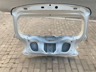 2024 SUZUKI SWIFT TAILGATE SHELL FOR SALE. IN EXCELLENT CONDITION