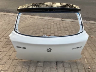2024 SUZUKI SWIFT TAILGATE SHELL FOR SALE. IN EXCELLENT CONDITION