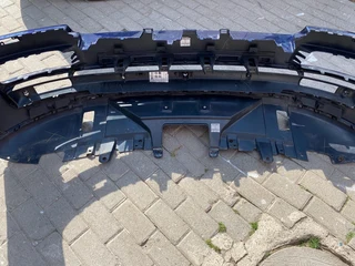 2017 RANGE ROVER VOGUE L405 FRONT BUMPER FOR SALE. IN PRISTINE CONDITION