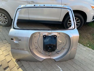 2012 TOYOTA RAV 4 TAILGATE AND BIDDINGS FOR SALE. IN PRISTINE CONDITION