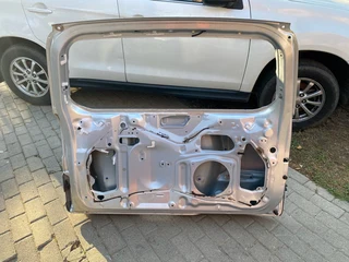 2012 TOYOTA RAV 4 TAILGATE AND BIDDINGS FOR SALE. IN PRISTINE CONDITION