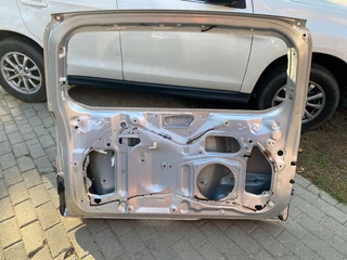 2012 TOYOTA RAV 4 TAILGATE AND BIDDINGS FOR SALE. IN PRISTINE CONDITION