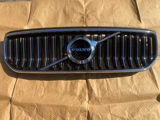 2022 Volvo Xc40 Radiator Grille For Sale. In Pristine Condition
