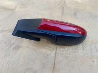 2024 HYUNDAI I20 GRAND ELECTRONIC AUTO-FOLD DOOR MIRROR LEFT SIDE FOR SALE. IN PRISTINE CONDITION