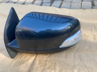 2014 FORD RANGER T6 ELECTRONIC AUTO-FOLD DOOR MIRROR LEFT SIDE FOR SALE. IN PRISTINE CONDITION