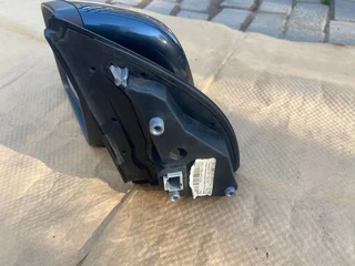 2014 FORD RANGER T6 ELECTRONIC AUTO-FOLD DOOR MIRROR LEFT SIDE FOR SALE. IN PRISTINE CONDITION