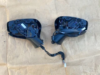 2024 MAZDA 2 ELECTRONIC AUTO-FOLD DOOR MIRROR SHELLS FOR SALE. IN PRISTINE CONDITION