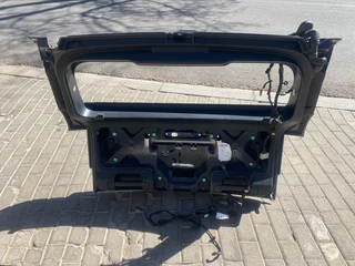 2017 RANGE ROVER EVOQUE TAILGATE SHELL FOR SALE. IN PRISTINE CONDITION