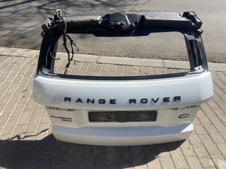 2017 RANGE ROVER EVOQUE TAILGATE SHELL FOR SALE. IN PRISTINE CONDITION