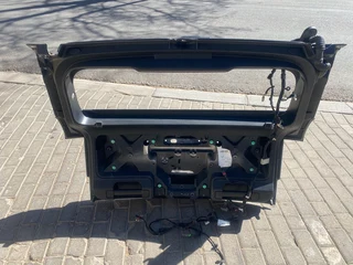 2017 RANGE ROVER EVOQUE TAILGATE SHELL FOR SALE. IN PRISTINE CONDITION